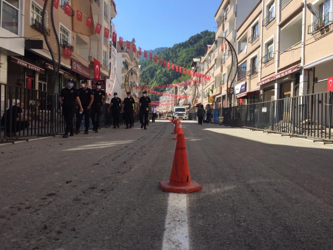 Giresun'da sel felaketinin izleri siliniyor